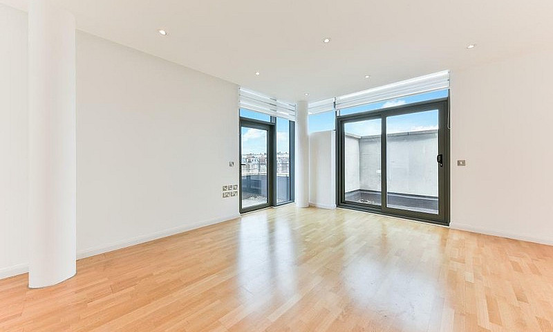 2 Bedroom Flat In Yo...