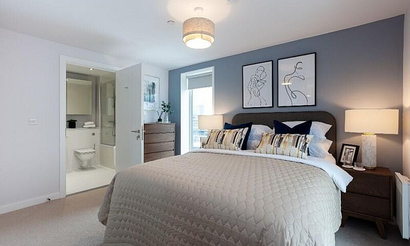 **Luxury 2 Bed 2 Bat...