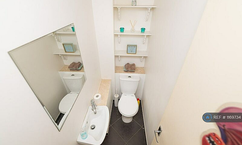 3 Bedroom House In L...