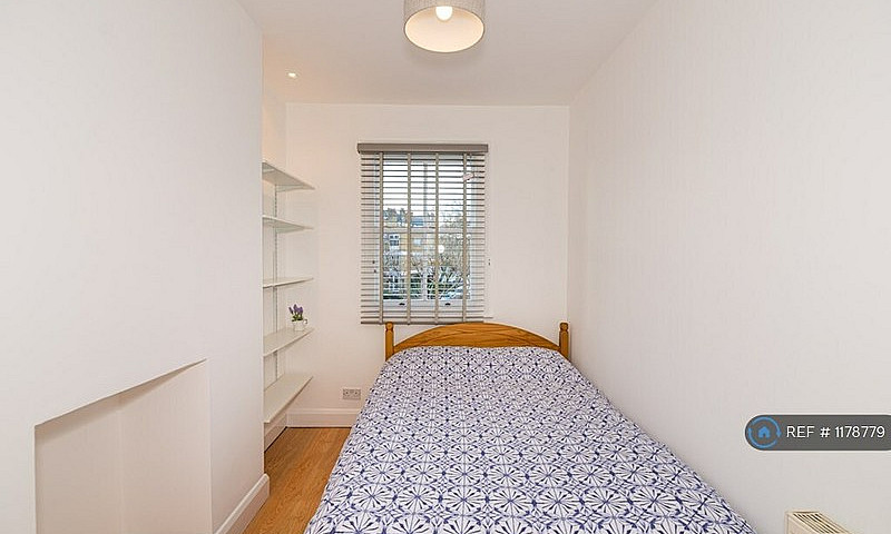 1 Bedroom Flat In Ro...