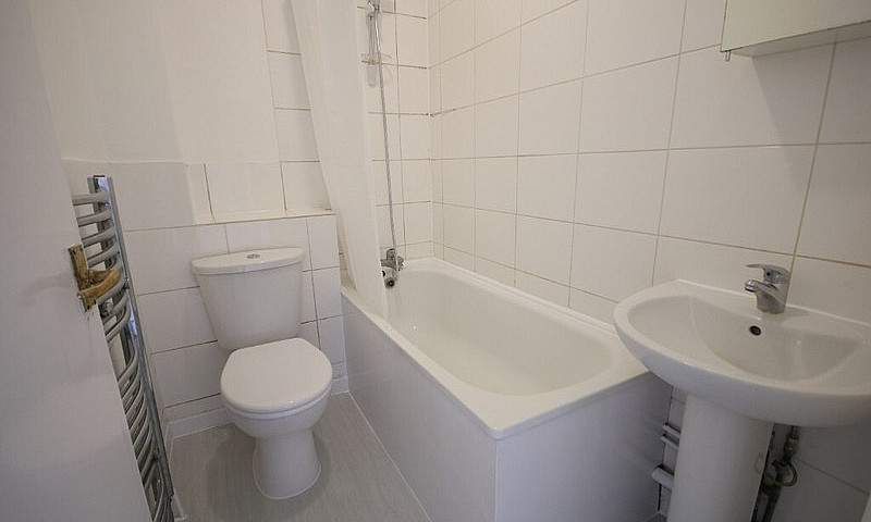 Lovely Renovated 1 B...