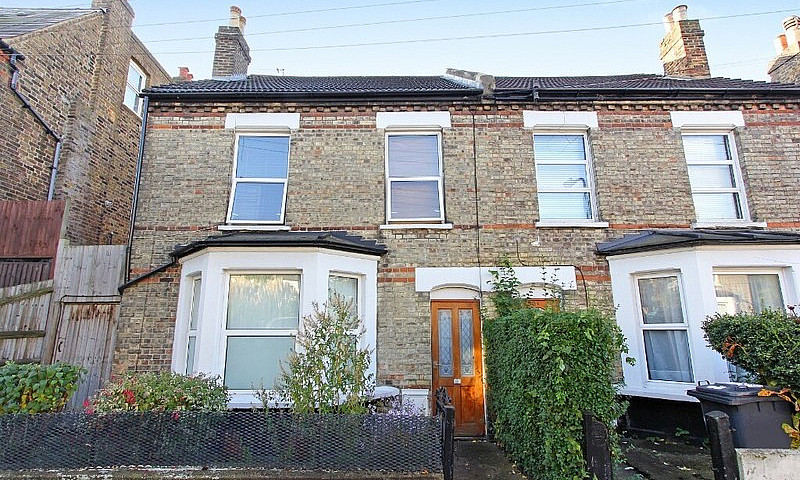 Lovely 1 Bed Flat In...
