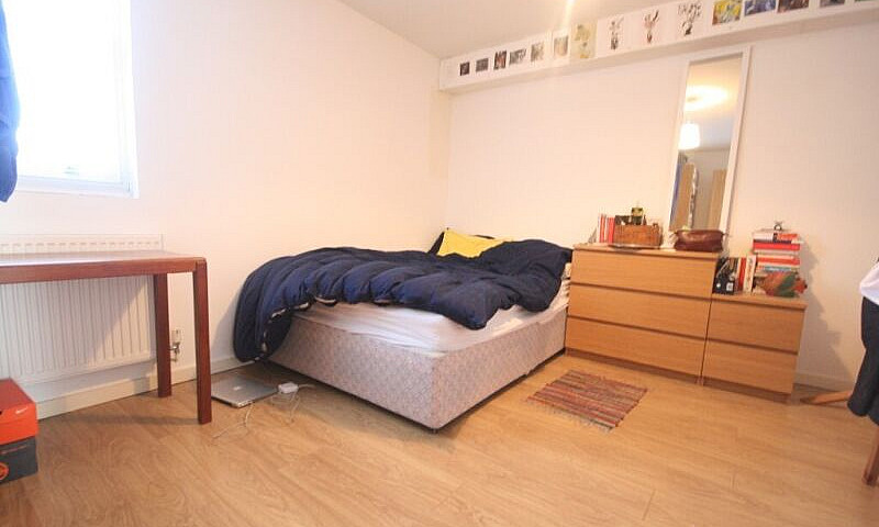 Spacious 2 Double Be...