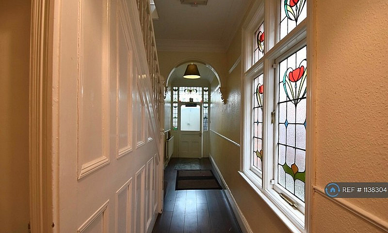 1 Bedroom In Leslie ...