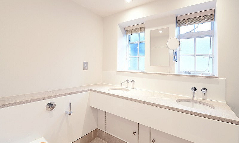 1 Bedroom Flat In Pe...