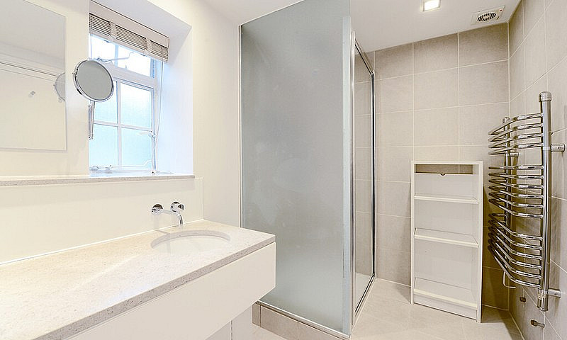 1 Bedroom Flat In Pe...
