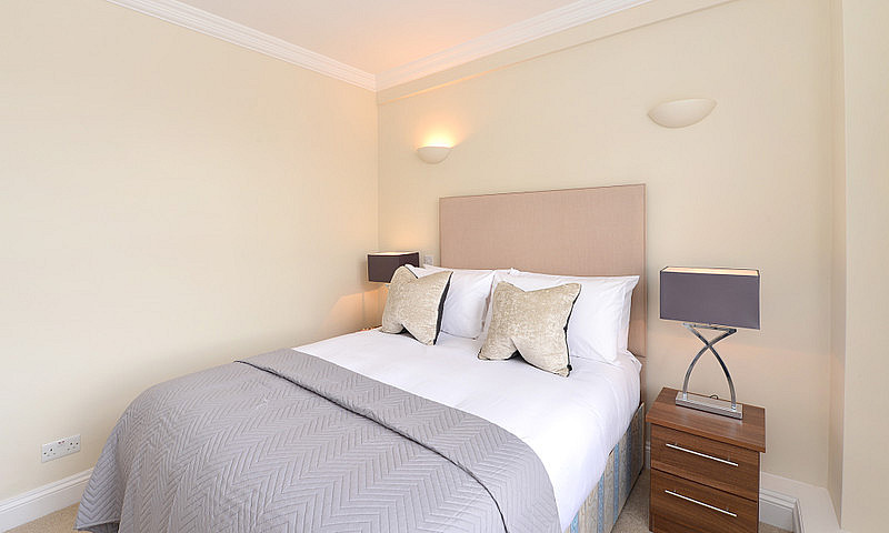 2 Bedroom Flat In Hi...