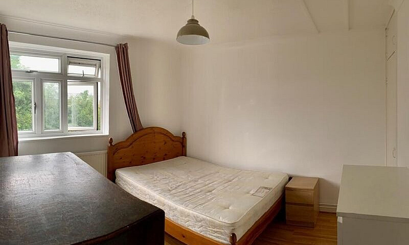 Whitechapel, E1, Exc...
