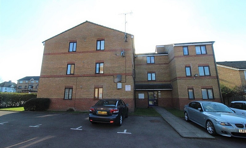 Superb 1 Bedroom Gar...