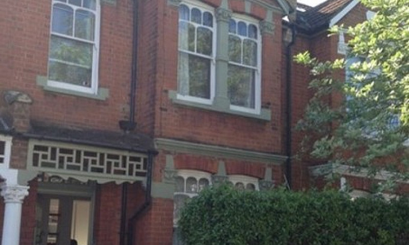 4 Bedroom House In O...