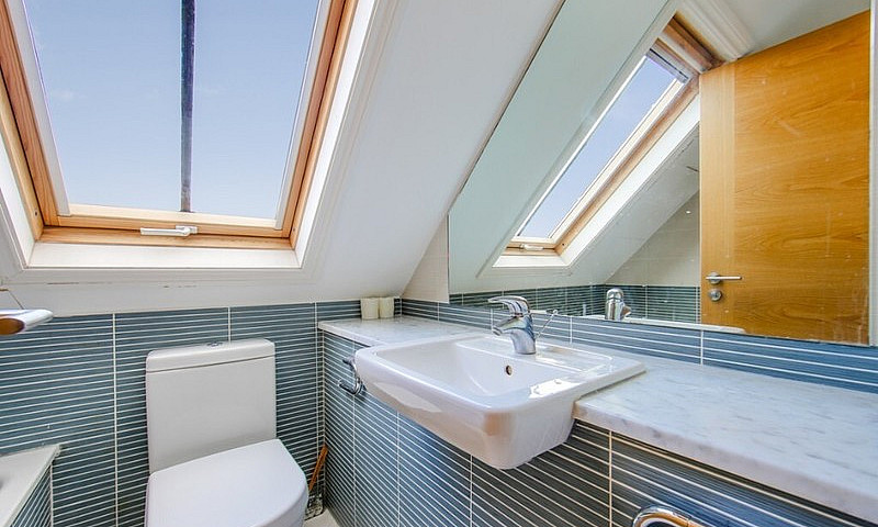 Two Bed Flat, Hammer...