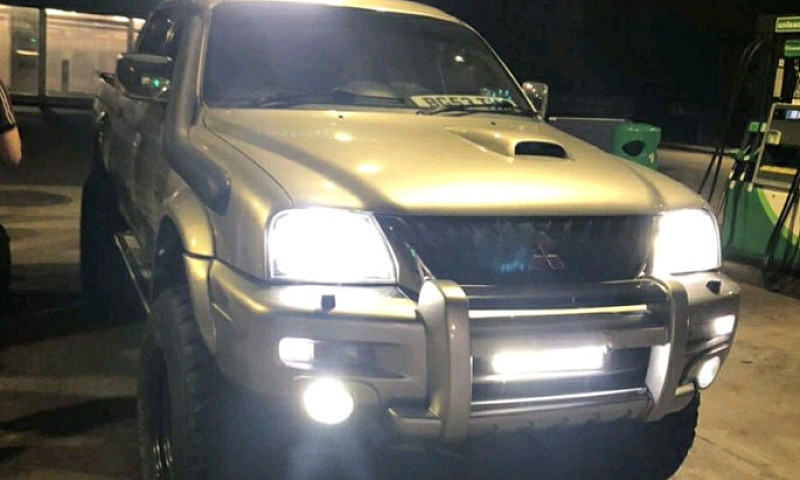 2003/53 Mitsubishi L...