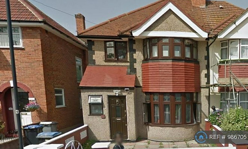 4 Bedroom House In M...