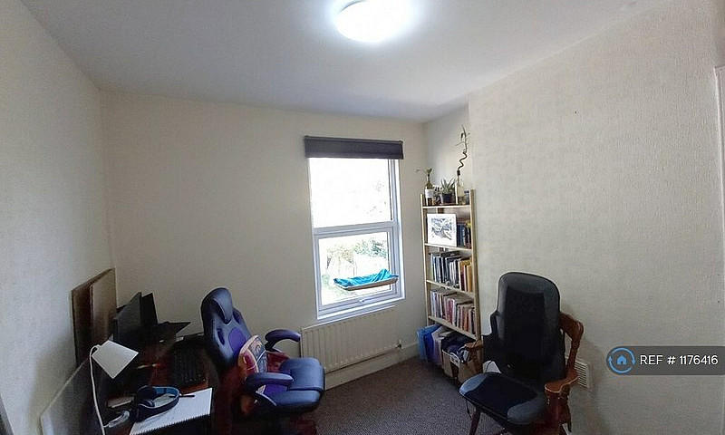 2 Bedroom House In V...