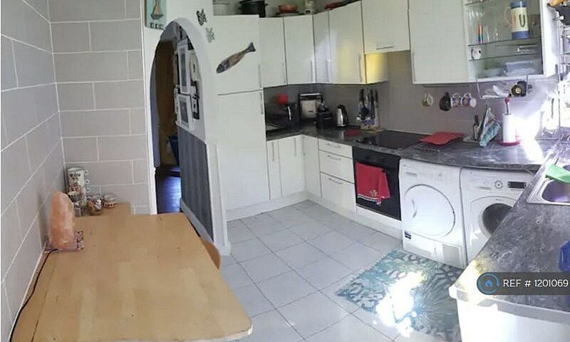 1 Bedroom In Woodsid...