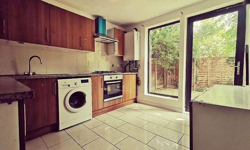 Immaculate 4 Bedroom...