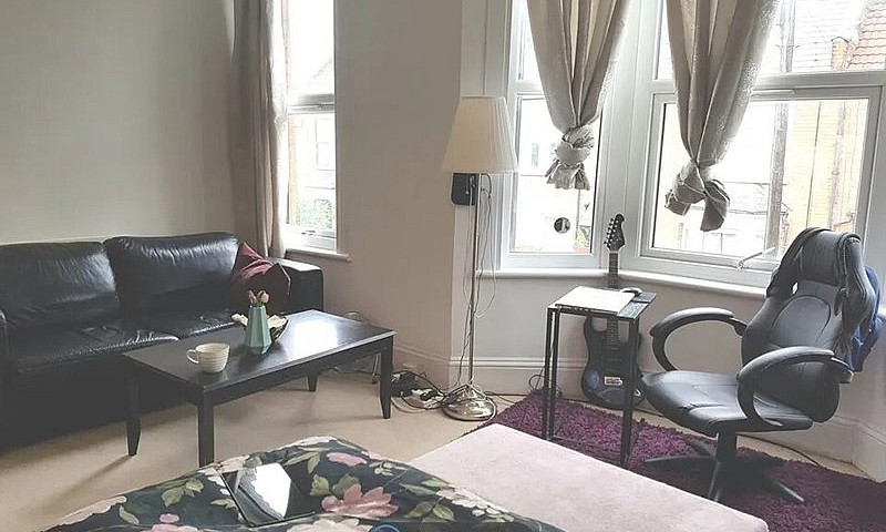 2 Bed Lovely Flat, S...
