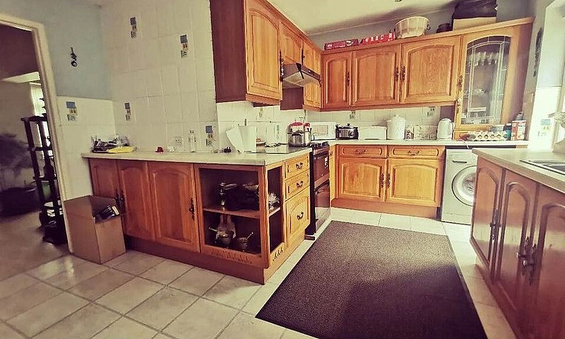 6 Bed Semi Detached ...