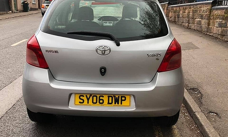 2006 Toyota Yaris 1....