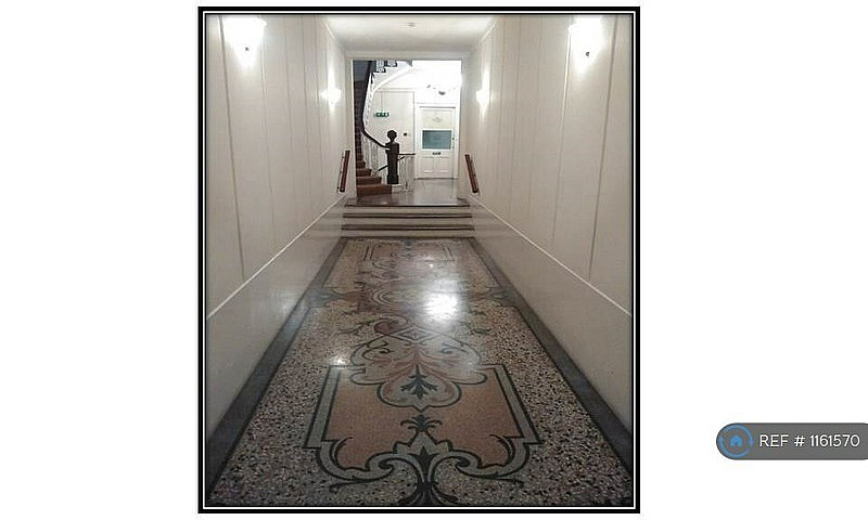 1 Bedroom Flat In So...