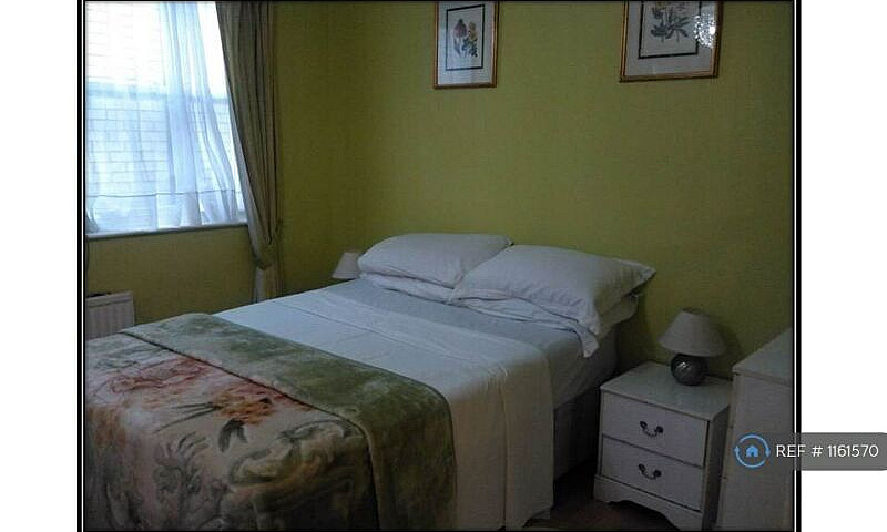 1 Bedroom Flat In So...
