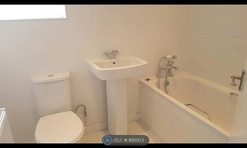 2 Bed Flat To Rent ...
