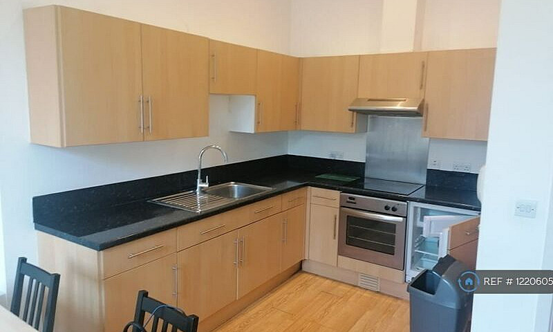 1 Bedroom Flat In Mc...