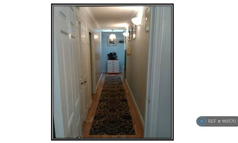 1 Bedroom Flat In So...