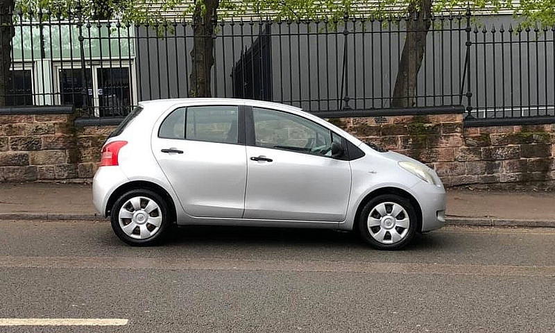 2006 Toyota Yaris 1....
