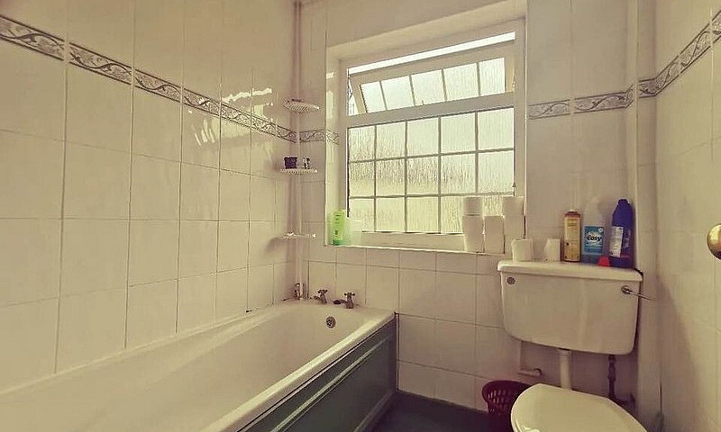 6 Bed Semi Detached ...