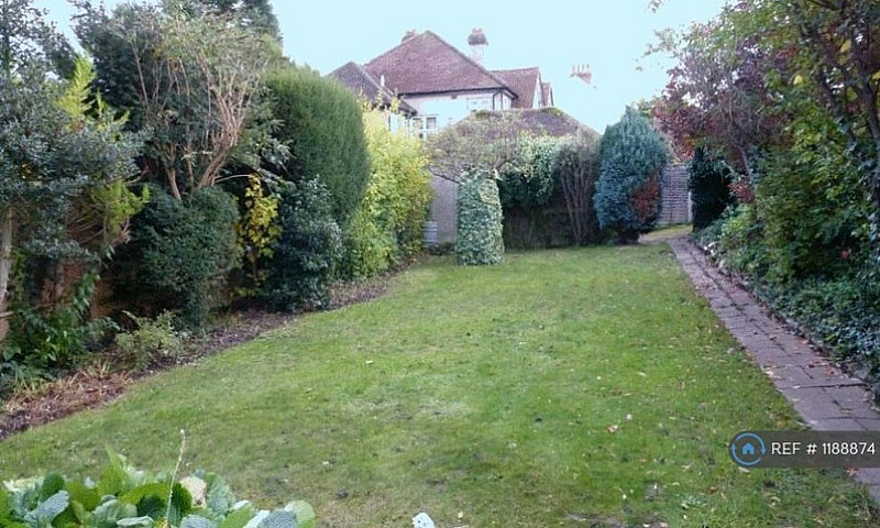 3 Bedroom House In A...