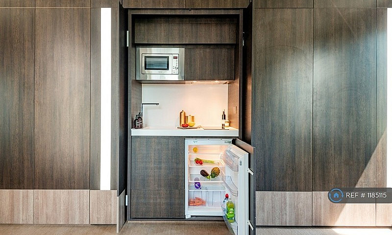 Studio Flat In Houns...