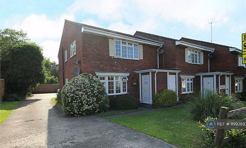 2 Bedroom Flat In Ge...