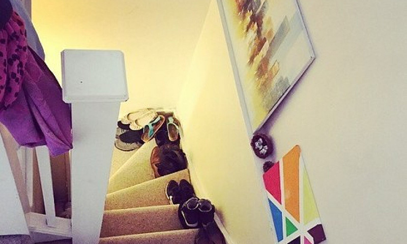 2 Bedroom Flat In Cr...
