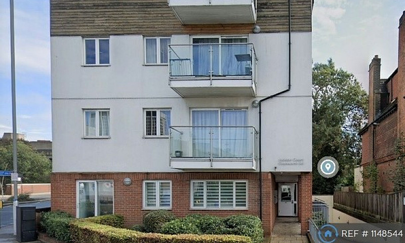 2 Bedroom Flat In As...