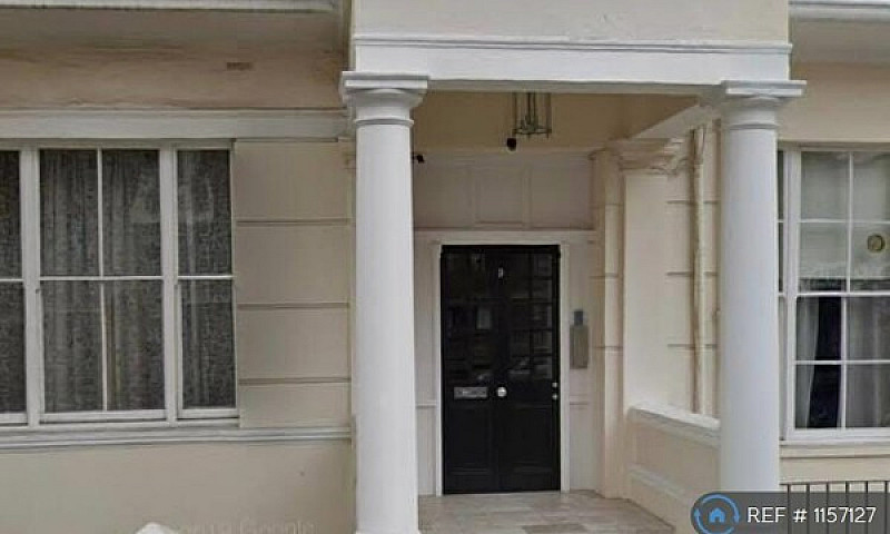 1 Bedroom Flat In Le...