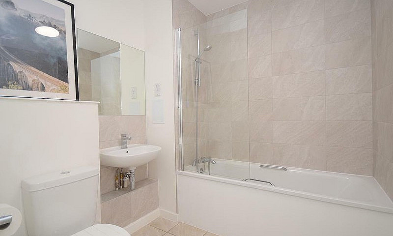 1 Bedroom Flat In Ne...
