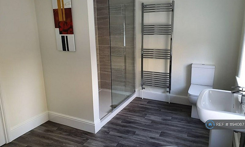 4 Bedroom House In S...