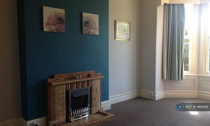 1 Bedroom Flat In Ho...