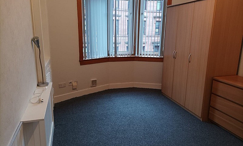 One Bedroom Flat To ...