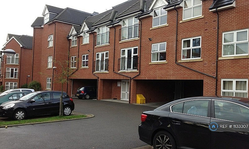 2 Bedroom Flat In Pe...