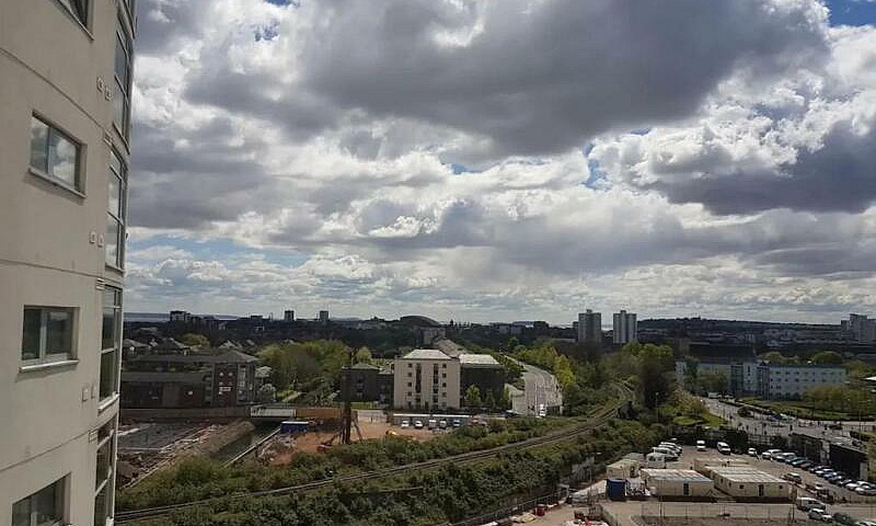 2 Bedroom Flat In Al...