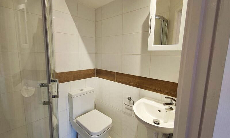 Ensuite Double Room ...