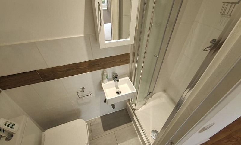 En-Suite Room To Let...