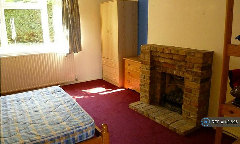 4 Bedroom House In P...