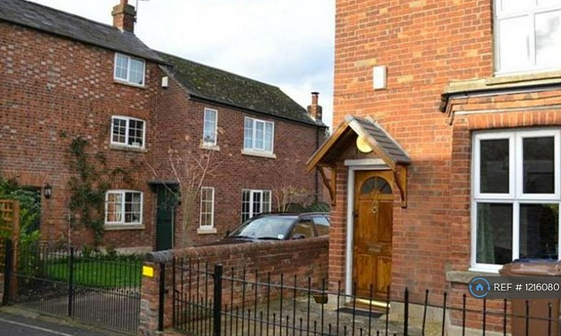 3 Bedroom House In T...
