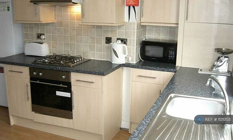 1 Bedroom In De Lacy...