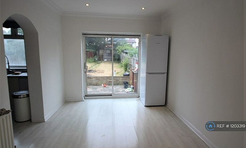 4 Bedroom House In W...