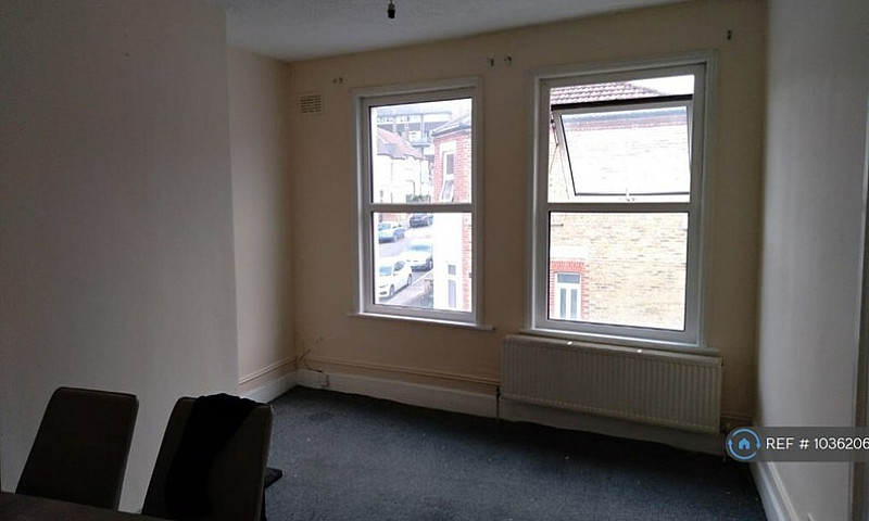 3 Bedroom Flat In Ad...