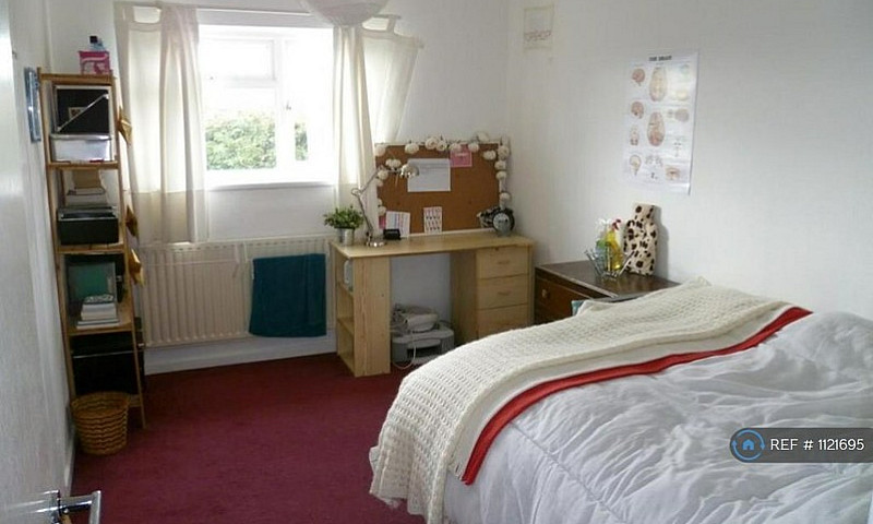 4 Bedroom House In P...